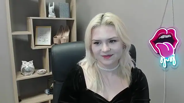 Snapshot of SweetLilyxo chatting on 02/24/26, 03:02 SweetLilyxo online show from 02/24/26, 03:02