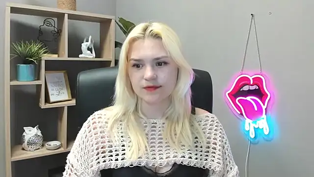 Snapshot of SweetLilyxo chatting on 05/22/26, 06:33 SweetLilyxo online show from 05/22/26, 06:33