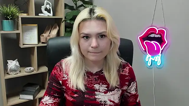 Snapshot of SweetLilyxo chatting on 03/13/26, 07:24 SweetLilyxo online show from 03/13/26, 07:24