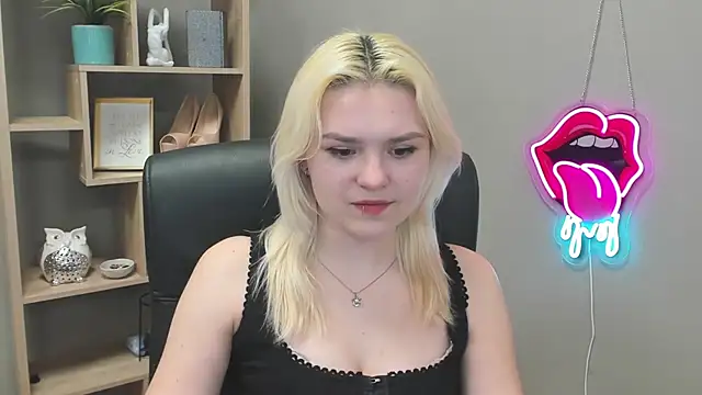 Snapshot of SweetLilyxo chatting on 03/01/26, 02:39 SweetLilyxo online show from 03/01/26, 02:39