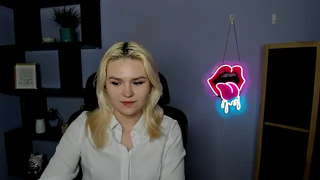 Snapshot of SweetLilyxo chatting on 03/02/26, 07:26 SweetLilyxo online show from 03/02/26, 07:26