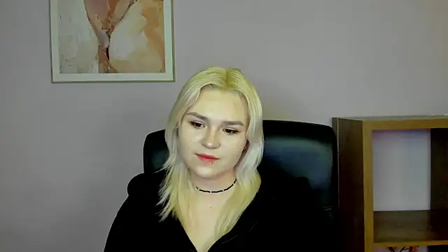 Snapshot of SweetLilyxo chatting on 02/11/26, 02:39 SweetLilyxo online show from 02/11/26, 02:39