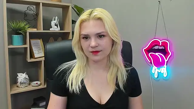 Snapshot of SweetLilyxo chatting on 05/07/26, 06:28 SweetLilyxo online show from 05/07/26, 06:28