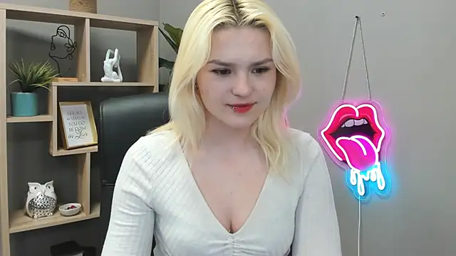 Snapshot of SweetLilyxo chatting on 05/29/26, 06:41 SweetLilyxo online show from 05/29/26, 06:41