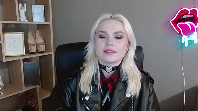 Snapshot of SweetLilyxo chatting on 02/19/26, 02:58 SweetLilyxo online show from 02/19/26, 02:58