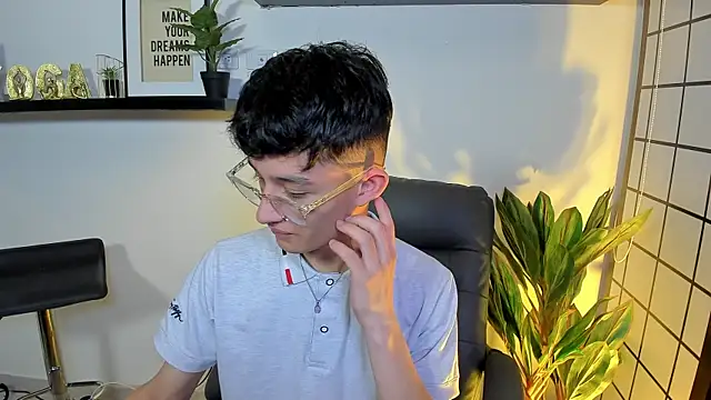 Patrick Howland  online show from 03/31/26, 03:30