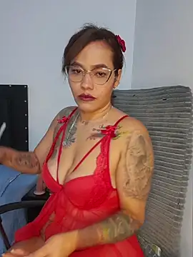 Snapshot of CelesteVega33 chatting on 04/29/26, 12:48 CelesteVega33 online show from 04/29/26, 12:48