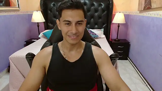 Snapshot of Mike_Conors chatting on 02/11/26, 01:49 Mike Conors online show from 02/11/26, 01:49