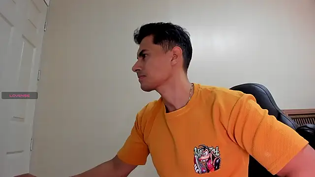 Snapshot of Mike_Conors chatting on 02/12/26, 02:44 Mike Conors online show from 02/12/26, 02:44