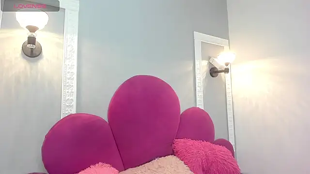 Snapshot of Raven_love chatting on 05/25/26, 06:06 Raven love online show from 05/25/26, 06:06