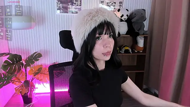 Laukyubey1 online show from 02/12/26, 08:41