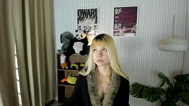 Laukyubey1 online show from 03/18/26, 08:43