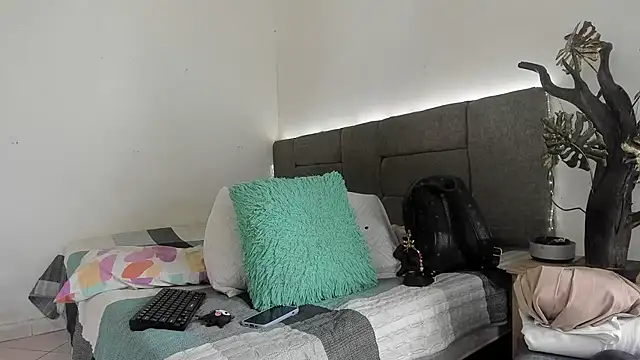 Zoel Amber20 online show from 04/12/26, 10:02