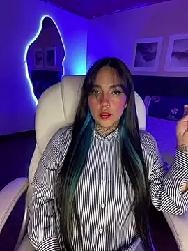 Snapshot of Annie_Alicee chatting on 04/04/26, 03:07 Annie Alicee online show from 04/04/26, 03:07