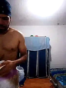 Snapshot of thom_1 chatting on 07/19/26, 11:29 thom 1 online show from 07/19/26, 11:29
