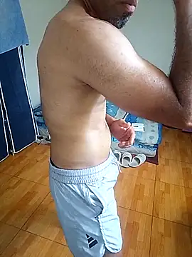 Snapshot of thom_1 chatting on 02/10/26, 07:02 thom 1 online show from 02/10/26, 07:02