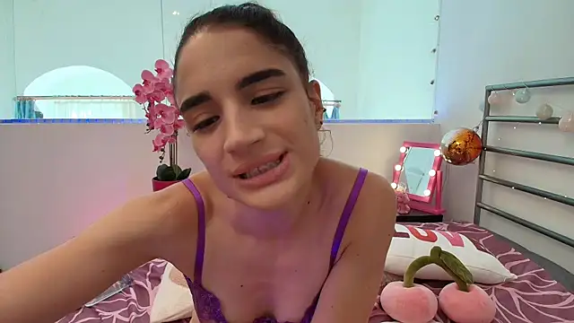 CandieLucianioff online show from 06/15/26, 02:28