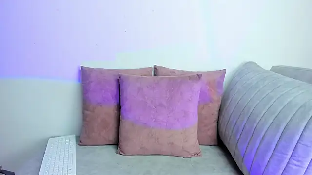 PamelaQueen  online show from 04/08/26, 05:47