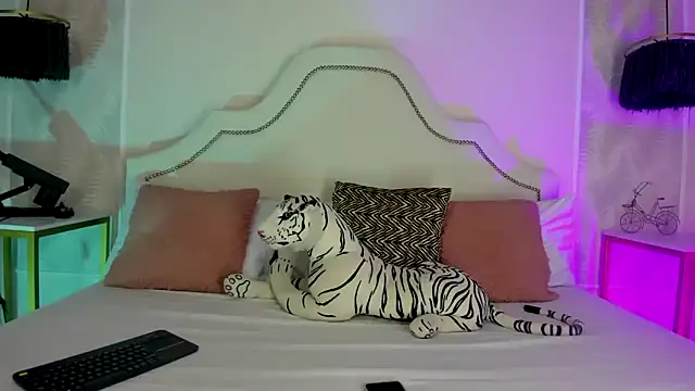 niicole garner online show from 03/04/26, 04:59