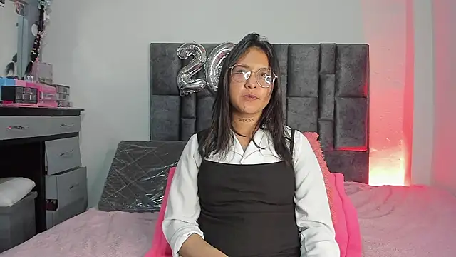 Sharlottee   online show from 03/01/26, 10:10