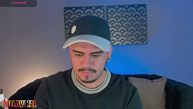 Snapshot of Chriss_Hunt chatting on 02/11/26, 09:42 Chriss Hunt online show from 02/11/26, 09:42