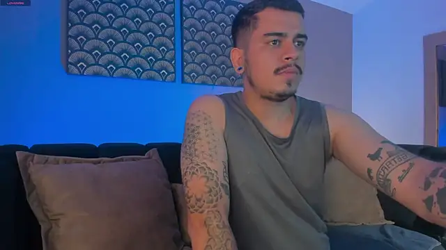 Snapshot of Chriss_Hunt chatting on 02/06/26, 11:45 Chriss Hunt online show from 02/06/26, 11:45