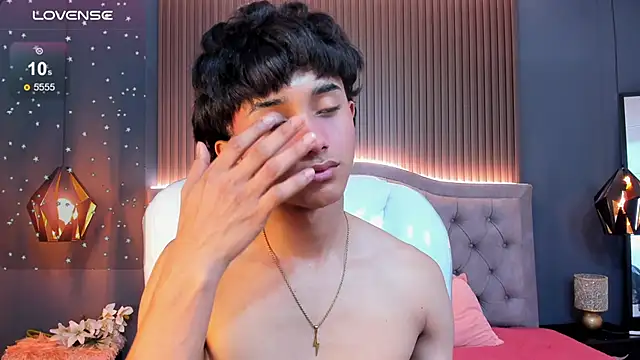 Snapshot of Noa_03 chatting on 02/11/26, 01:55 Noa 03 online show from 02/11/26, 01:55