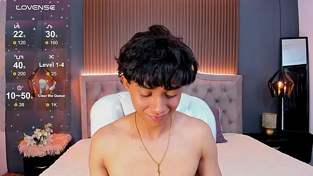 Snapshot of Noa_03 chatting on 02/05/26, 01:29 Noa 03 online show from 02/05/26, 01:29