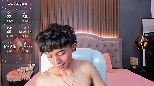 Snapshot of Noa_03 chatting on 02/10/26, 01:54 Noa 03 online show from 02/10/26, 01:54