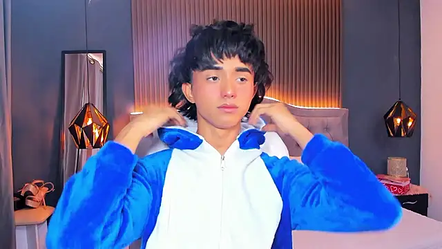 Noa 03 online show from 03/23/26, 06:19