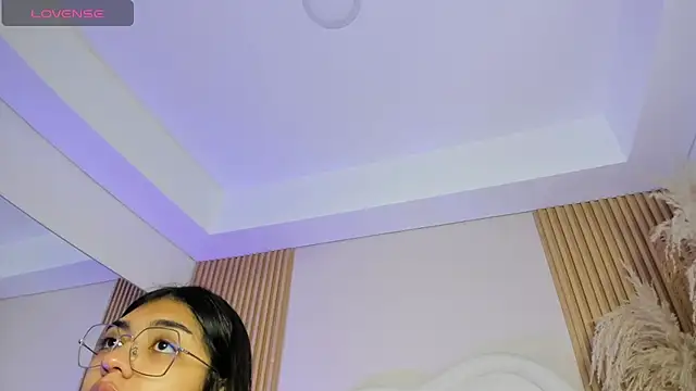 rebeca taylor online show from 02/07/26, 03:36