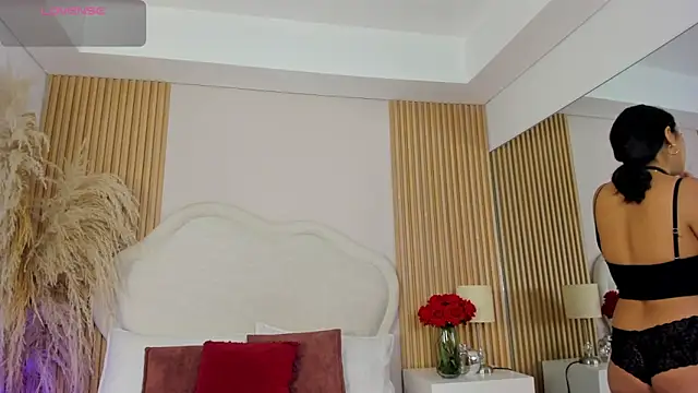 rebeca taylor online show from 04/10/26, 03:24