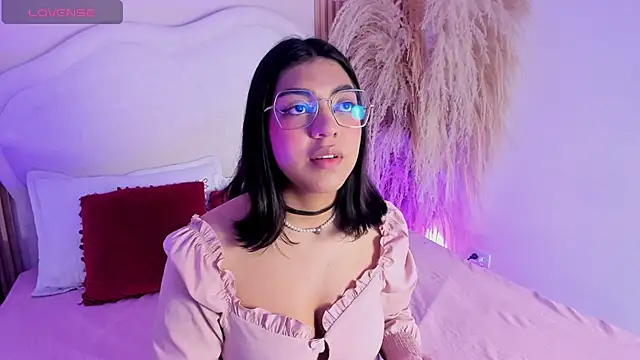 rebeca taylor online show from 02/17/26, 03:15