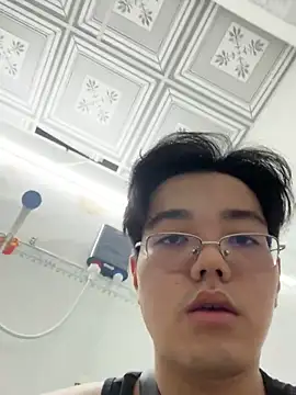 Snapshot of lucas-N888 chatting on 04/12/26, 10:29 lucas-N888 online show from 04/12/26, 10:29