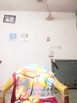 Kitti-Sharma online show from 04/17/26, 03:31