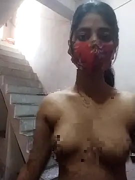 Kitti-Sharma online show from 04/11/26, 02:41