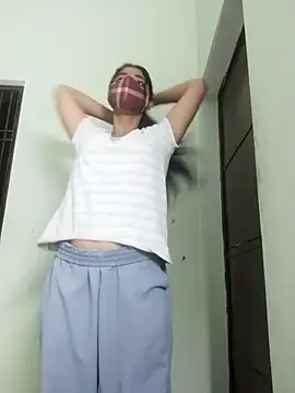 Kitti-Sharma online show from 04/07/26, 11:12