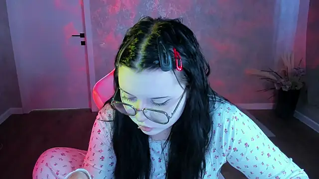 Kira G0ld online show from 04/06/26, 01:12