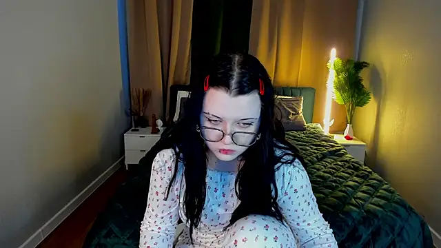 Snapshot of Kira_G0ld chatting on 02/28/26, 01:05 Kira G0ld online show from 02/28/26, 01:05