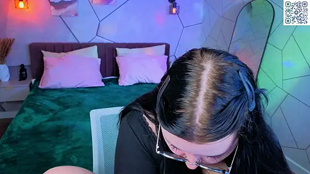 Kira G0ld online show from 05/16/26, 09:08