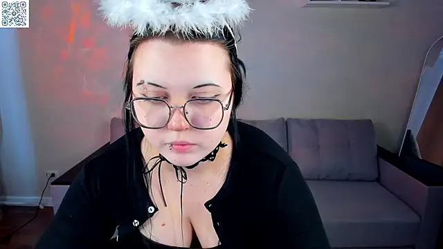 Kira G0ld online show from 05/17/26, 08:47