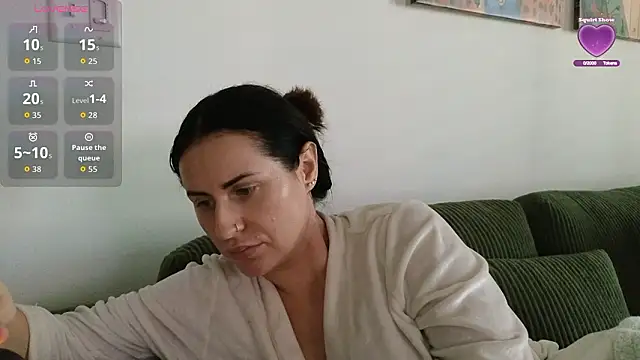 Snapshot of ViolettBaby chatting on 02/05/26, 06:04 ViolettBaby online show from 02/05/26, 06:04