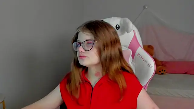 ChloeHalses online show from 04/10/26, 06:15