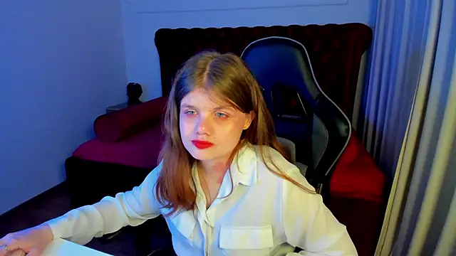 ChloeHalses online show from 05/15/26, 05:11
