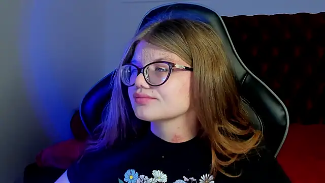 ChloeHalses online show from 03/29/26, 05:03