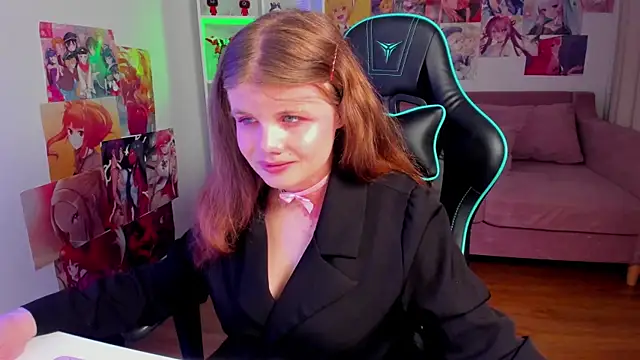ChloeHalses online show from 06/04/26, 04:11