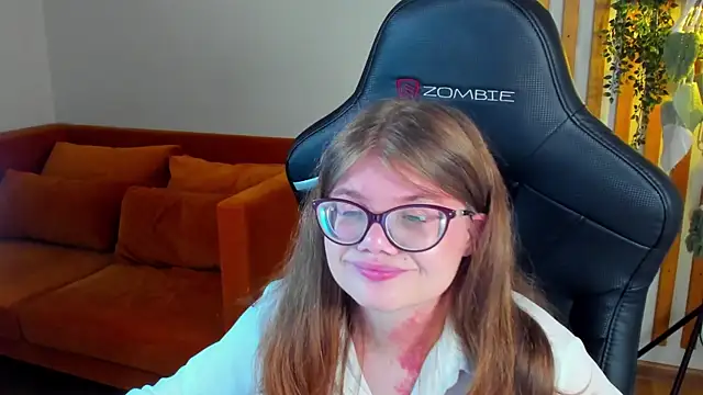 ChloeHalses online show from 06/12/26, 05:10