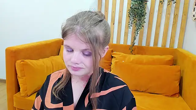 ChloeHalses online show from 06/19/26, 05:08