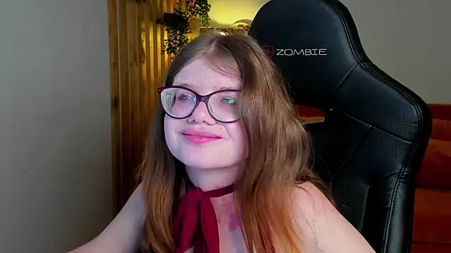 ChloeHalses online show from 04/25/26, 05:10