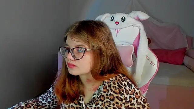 ChloeHalses online show from 03/04/26, 05:04